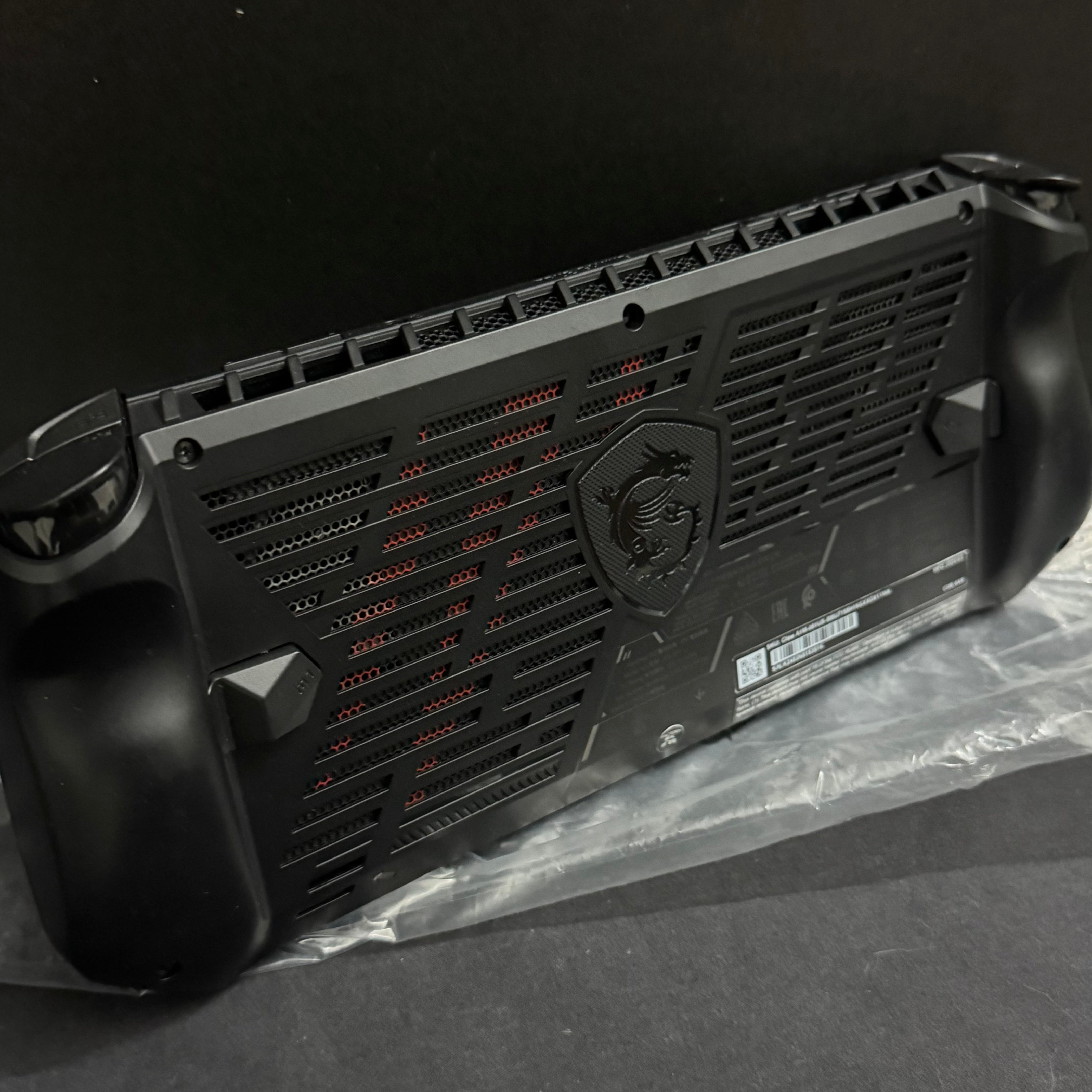 Msi claw a1m(box open)