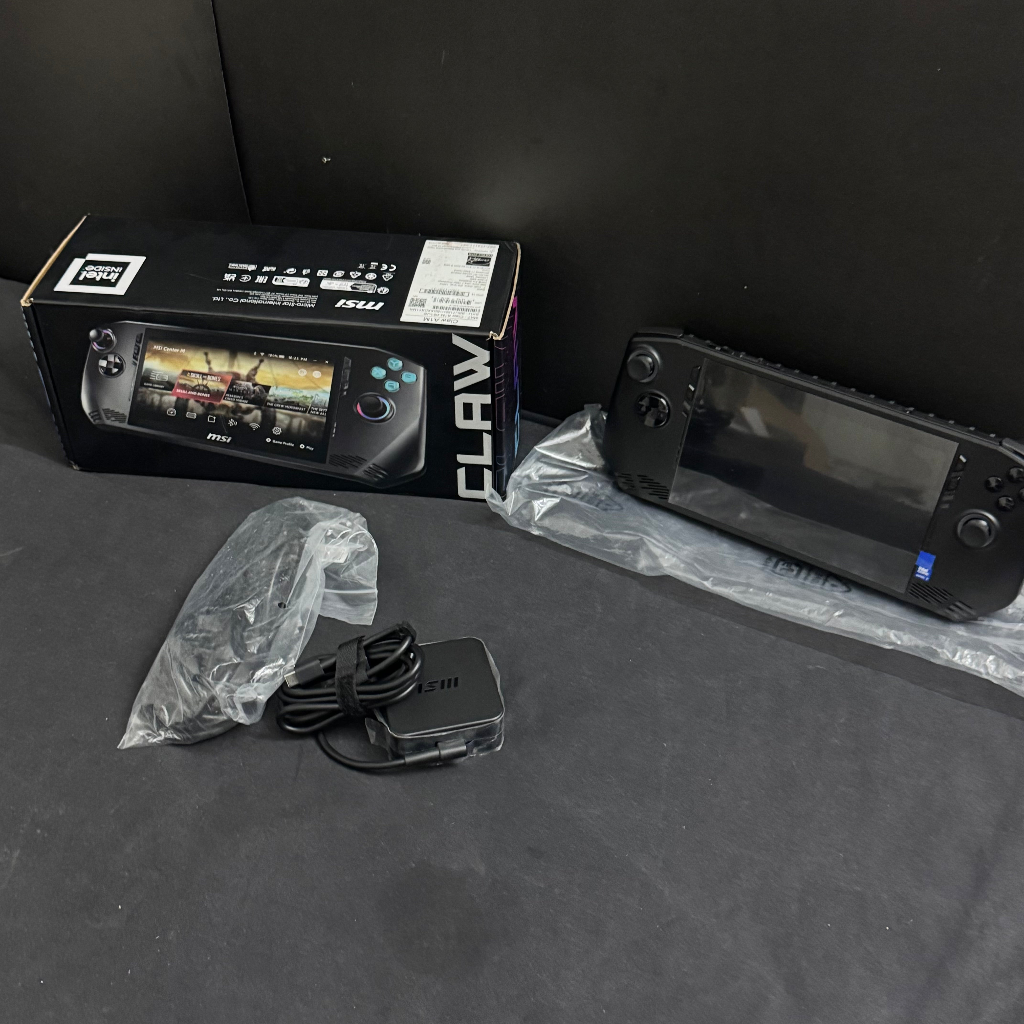 Msi claw a1m(box open)